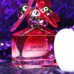A review of the gorgeous Marc Jacobs Daisy Kiss Limited Edition Fragrance on All Things Beautiful XO